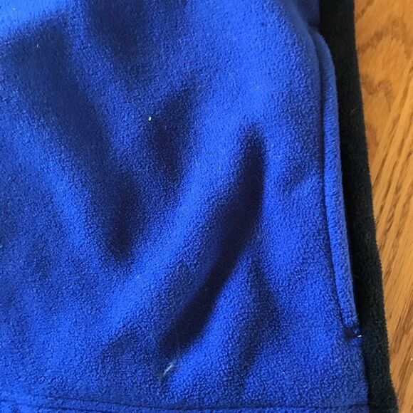 IZOD perform X fleece sweatshirt - Picture 3 of 9